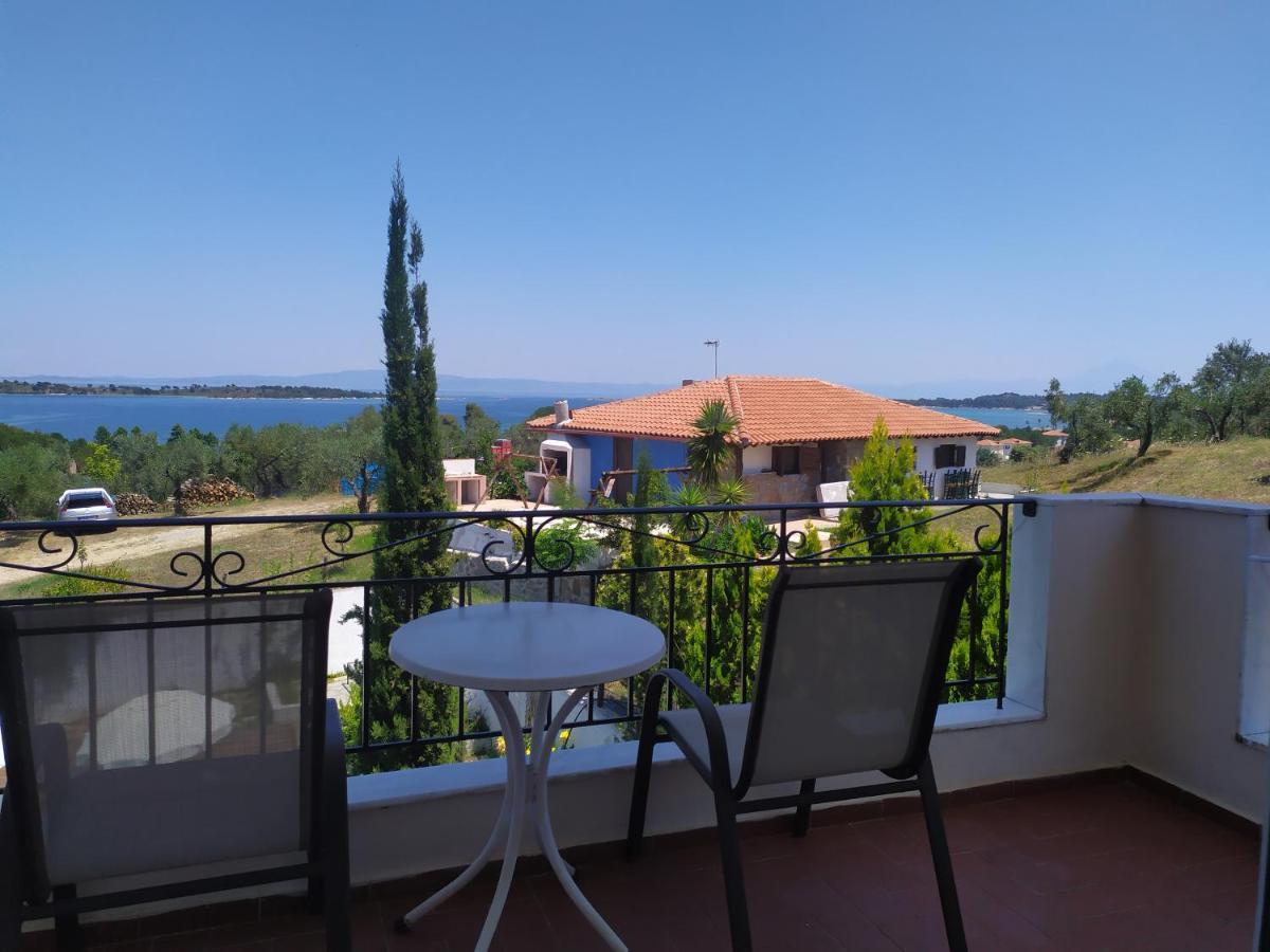 Lofos Vourvourou Apartment Bagian luar foto