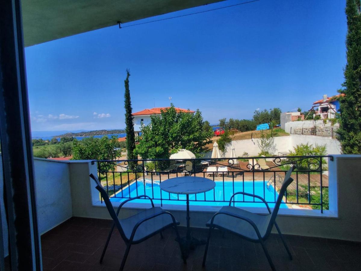 Lofos Vourvourou Apartment Bagian luar foto