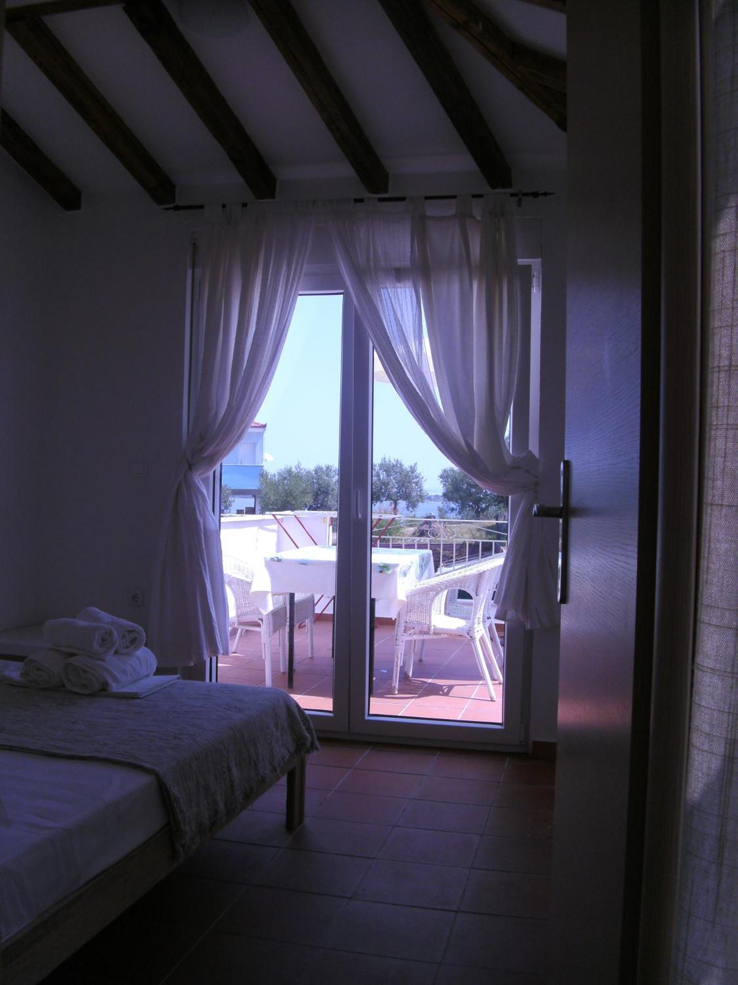 Lofos Vourvourou Apartment Bagian luar foto